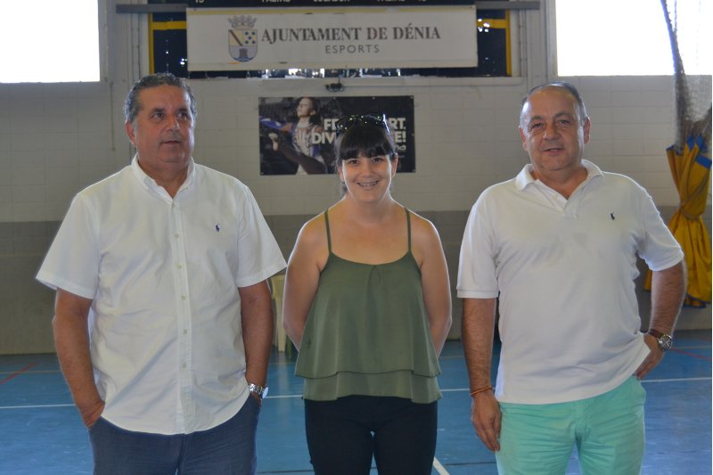 Pedro Tent pide a la presidenta del CD Dénia que abone el dinero de los carnets y Javier Ferreres dimite como vicepresidente Pedro Tent pide a la presidenta del CD Dénia que abone el dinero de los carnets y Javier Ferreres dimite como vicepresidente