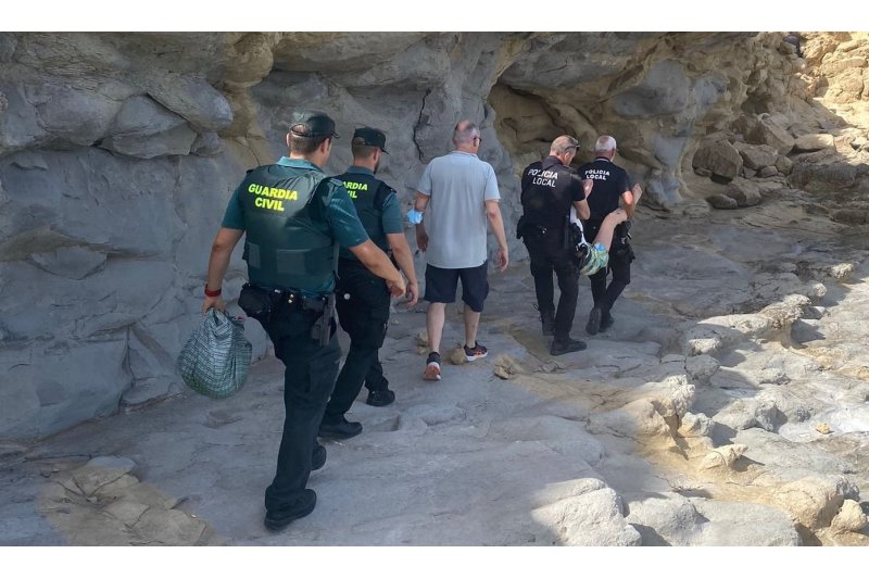 Policía Local y Guardia Civil de Teulada Moraira localizan a una mujer alemana desaparecida de su domicilio Policía Local y Guardia Civil de Teulada Moraira localizan a una mujer alemana desaparecida de su domicilio