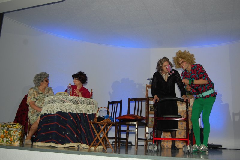 ImproVivència satiriza al machismo que aún pervive para conmemorar el 8M en Els Poblets ImproVivència satiriza al machismo que aún pervive para conmemorar el 8M en Els Poblets