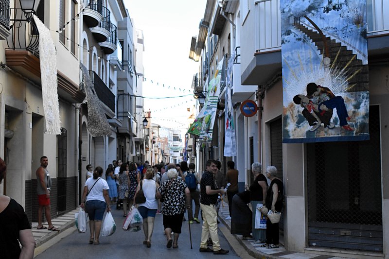 Art al Vent de Gata luce la diversidad y la pluralidad en las 81 obras en formato colcha que se exponen en el casco urbano Art al Vent de Gata luce la diversidad y la pluralidad en las 81 obras en formato colcha que se exponen en el casco urbano