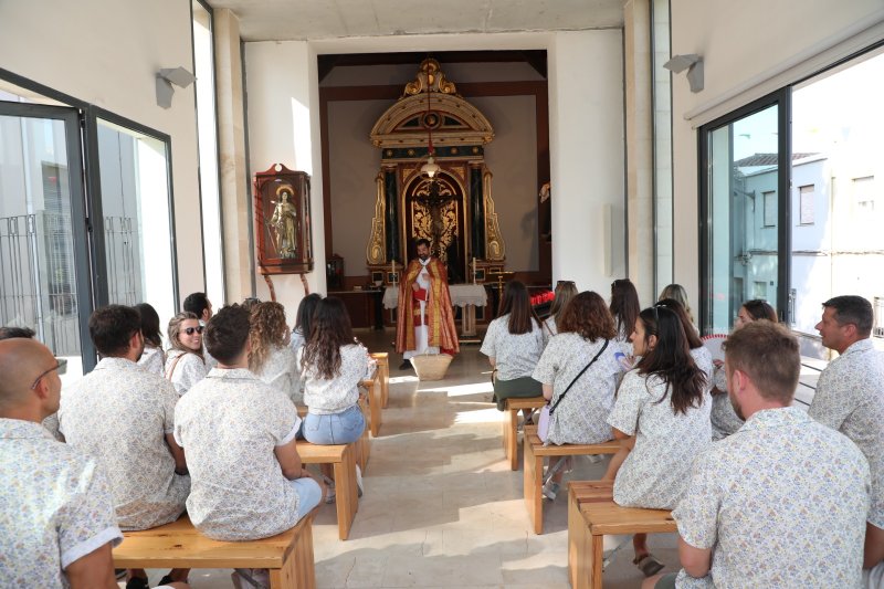 La benedicció del pa benet a l’ermita i el   La benedicció del pa benet a l’ermita i el