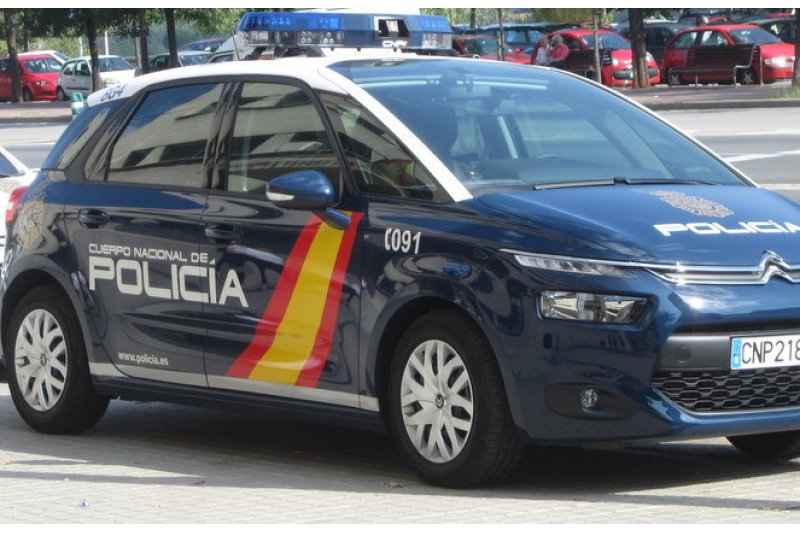 La Policía Nacional detiene a un grupo acusado de un robo con fuerza en unas oficinas de Dénia La Policía Nacional detiene a un grupo acusado de un robo con fuerza en unas oficinas de Dénia