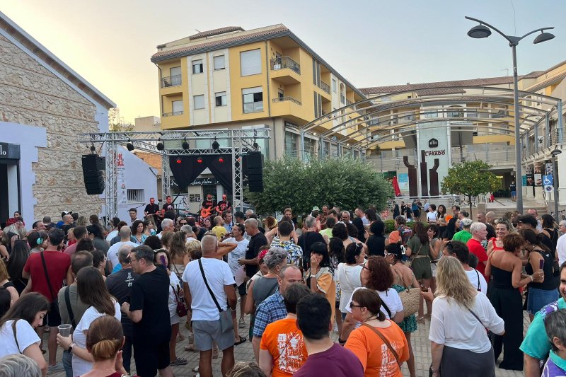 El rock&moll  eleva la seua cotització com a activitat alternativa de les festes de Sant Jaume d’Ondara El rock&moll  eleva la seua cotització com a activitat alternativa de les festes de Sant Jaume d’Ondara