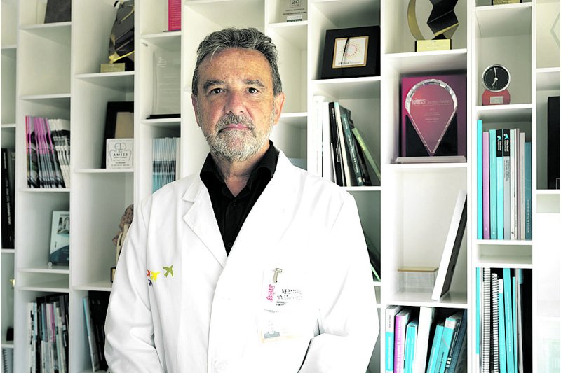 Javier Palau, gerente del Departamento de Salud de Dénia : “Nos gustaría que se produjera la prórroga de la concesión porque es un modelo que apoya a la sanidad pública” Javier Palau, gerente del Departamento de Salud de Dénia : “Nos gustaría que se produjera la prórroga de la concesión porque es un modelo que apoya a la sanidad pública”