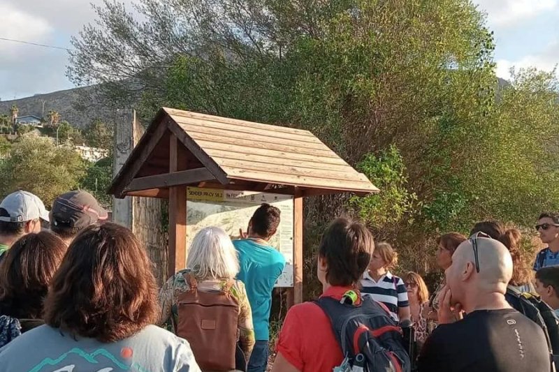 Les rutes turístiques d’estiu a Pego incentiven les visites al casc històric i al parc natural de la marjal Les rutes turístiques d’estiu a Pego incentiven les visites al casc històric i al parc natural de la marjal