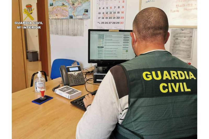 Detenido en Calp un individuo que se hacía pasar por policía Detenido en Calp un individuo que se hacía pasar por policía