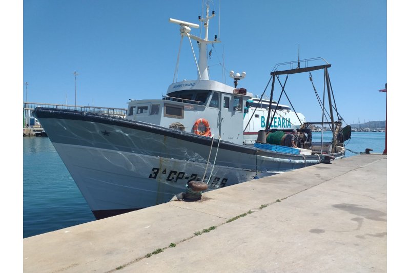 Una barca de pesca de Dénia recoge en su red los cadáveres de dos personas de nacionalidad nigeriana  Una barca de pesca de Dénia recoge en su red los cadáveres de dos personas de nacionalidad nigeriana