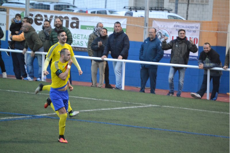 Preferente: El Dénia es el único equipo de la comarca que gana y se consolida en la segunda posición Preferente: El Dénia es el único equipo de la comarca que gana y se consolida en la segunda posición