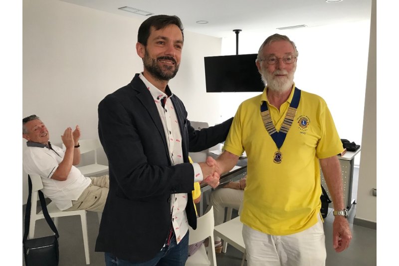 Lions Club nombra miembro honorífico al alcalde de Poble Nou de Benitatxell  Lions Club nombra miembro honorífico al alcalde de Poble Nou de Benitatxell