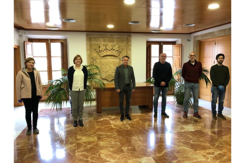 Los grupos políticos de Xàbia sellan un pacto con veinte propuestas para reforzar la lucha contra los efectos de la pandemia Los grupos políticos de Xàbia sellan un pacto con veinte propuestas para reforzar la lucha contra los efectos de la pandemia