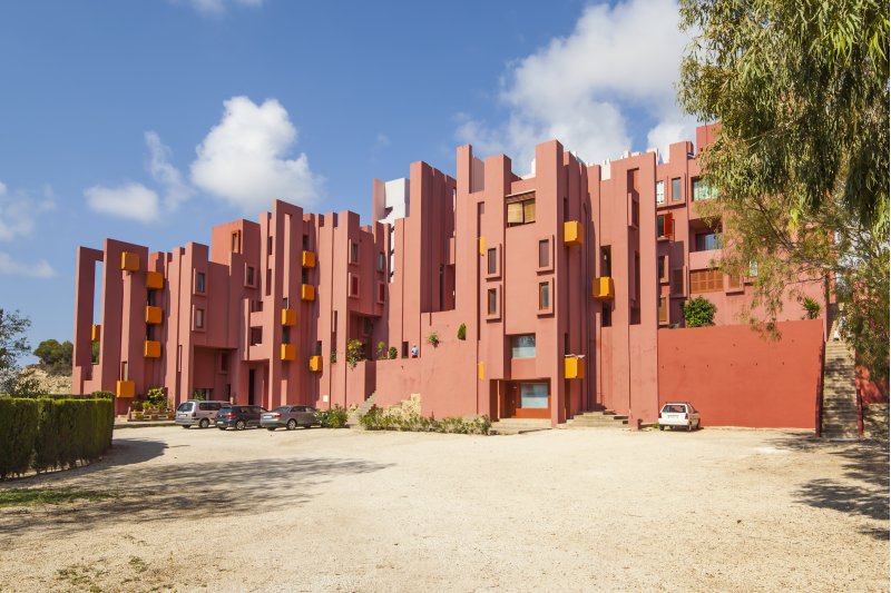 Calp nomina 2023 como el Año Bofill ante el cincuenta aniversario de la Muralla Roja Calp nomina 2023 como el Año Bofill ante el cincuenta aniversario de la Muralla Roja