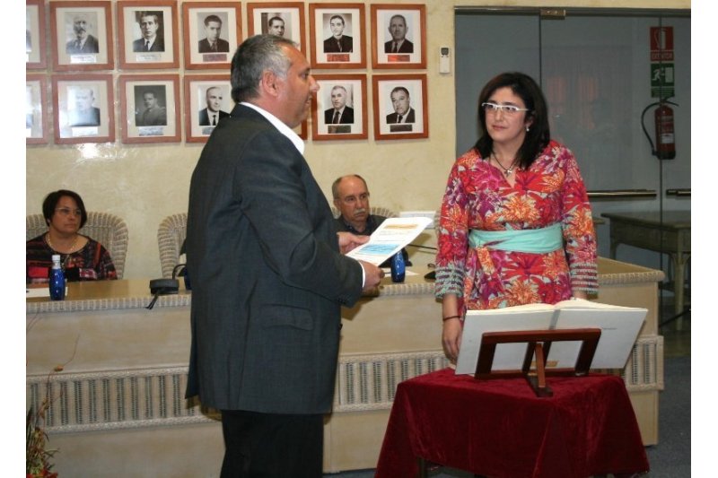 Maite Signes es elegida alcaldesa de Gata Maite Signes es elegida alcaldesa de Gata