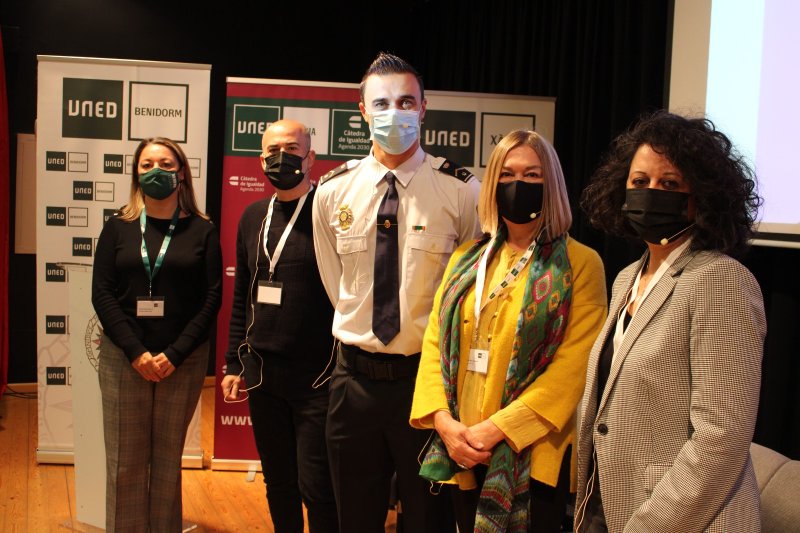 La UNED y el Ayuntamiento de Dénia advierten del problema del consumo de pornografía dentro de los actos del 25N La UNED y el Ayuntamiento de Dénia advierten del problema del consumo de pornografía dentro de los actos del 25N