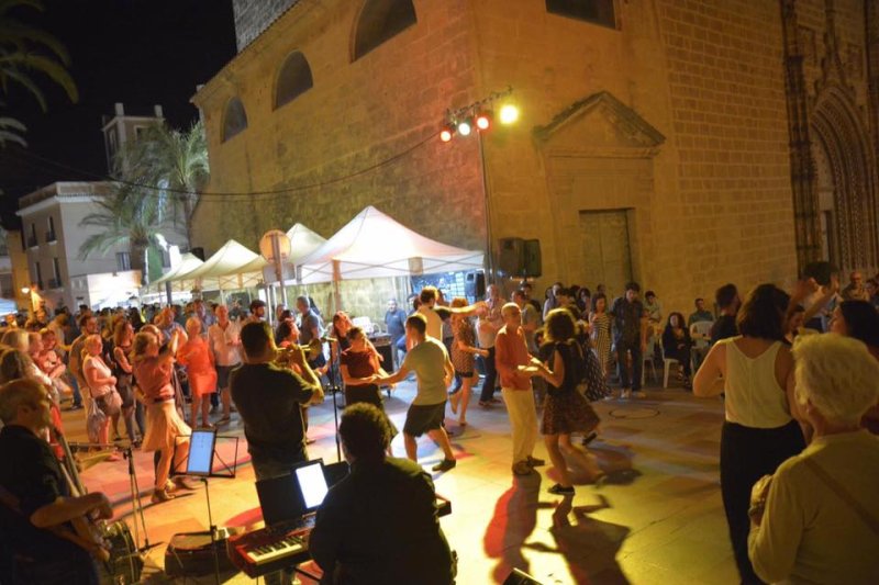 Gran ambiente en el arranque del Tapeo en Xàbia Gran ambiente en el arranque del Tapeo en Xàbia