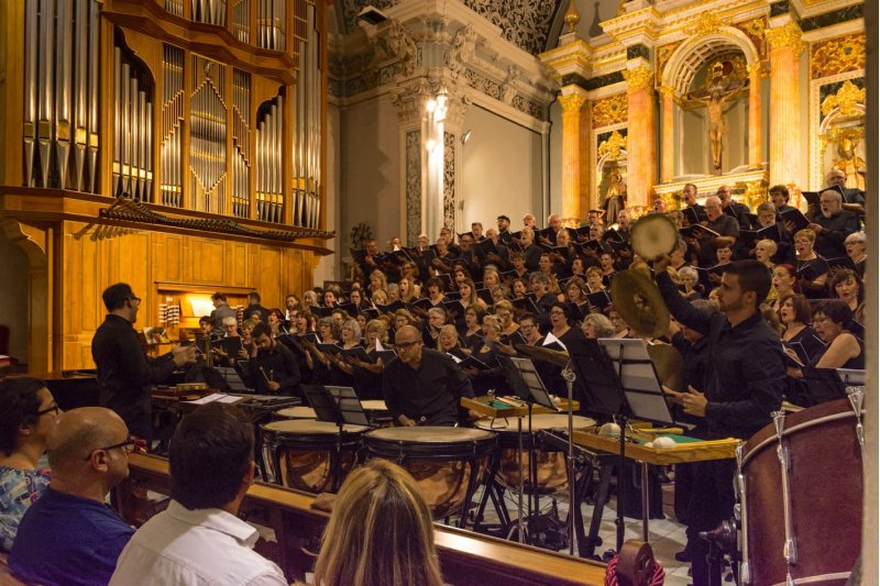 Pedreguer: Ciiento veinte intérpretes agotan dos sesiones de entradas con el Carmina Burana en la iglesia de la Santa Cruz Pedreguer: Ciiento veinte intérpretes agotan dos sesiones de entradas con el Carmina Burana en la iglesia de la Santa Cruz