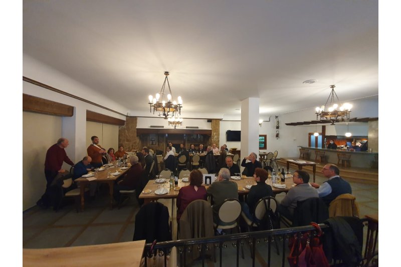 Un dinar reuneix els col.labors del Calendari dels Brillants  Un dinar reuneix els col.labors del Calendari dels Brillants