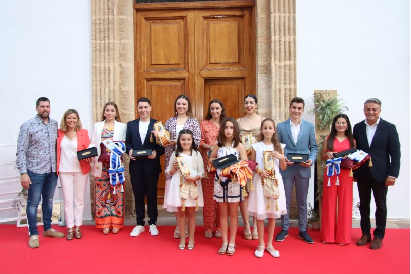 Esclata la festa de Fogueres 2023 de Xàbia amb la proclamació de les regines infantil, Júlia Leyda, i major, Arantxa Pons Esclata la festa de Fogueres 2023 de Xàbia amb la proclamació de les regines infantil, Júlia Leyda, i major, Arantxa Pons
