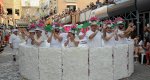 La Parida y L’Espatlà se llevan los primeros premios en un desfile de carrozas de Pedreguer puntual, colorido y que repasa temas músicals de éxito La Parida y L’Espatlà se llevan los primeros premios en un desfile de carrozas de Pedreguer puntual, colorido y que repasa temas músicals de éxito