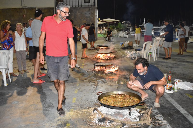 Cerca de 400 invitados disfrutan del concurso de paellas de la Semana de la Vela de Xàbia Cerca de 400 invitados disfrutan del concurso de paellas de la Semana de la Vela de Xàbia