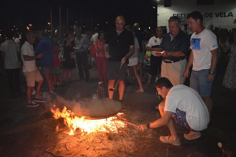 Cerca de 400 invitados disfrutan del concurso de paellas de la Semana de la Vela de Xàbia Cerca de 400 invitados disfrutan del concurso de paellas de la Semana de la Vela de Xàbia