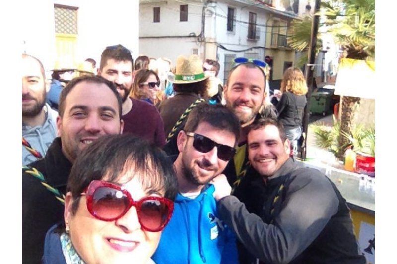 El mig any de Moros i Cristians de Pego s'innova amb un concert matinal de bandes El mig any de Moros i Cristians de Pego s'innova amb un concert matinal de bandes