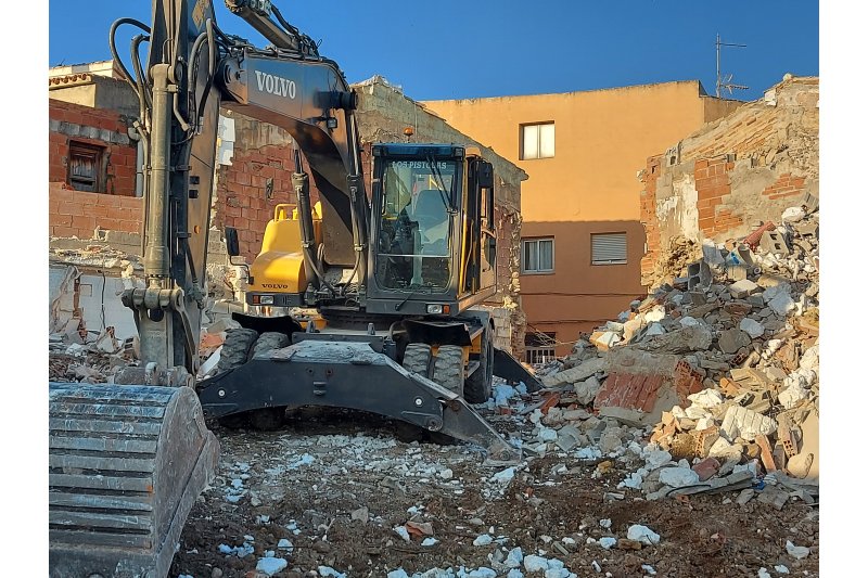 El nuevo aparcamiento en el casco antiguo de Ondara comienza a perfilarse El nuevo aparcamiento en el casco antiguo de Ondara comienza a perfilarse