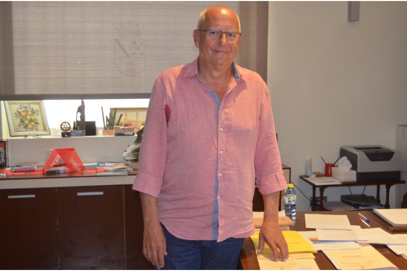 Vicent Grimalt, alcalde de Dénia: “Si el PP decide que no se ejecuten los proyectos que están apalabrados o firmados, tendrá que rendir cuentas” Vicent Grimalt, alcalde de Dénia: “Si el PP decide que no se ejecuten los proyectos que están apalabrados o firmados, tendrá que rendir cuentas”