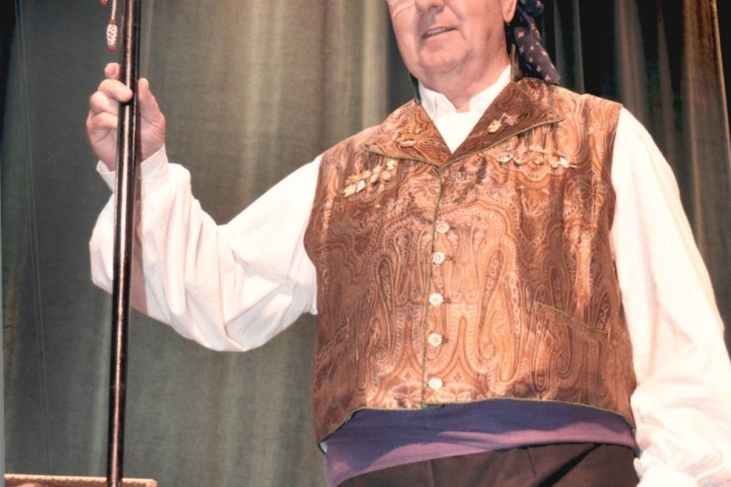 José Muñoz deja la presidencia de la Casa de Castilla La Mancha y recibe un homenaje  José Muñoz deja la presidencia de la Casa de Castilla La Mancha y recibe un homenaje