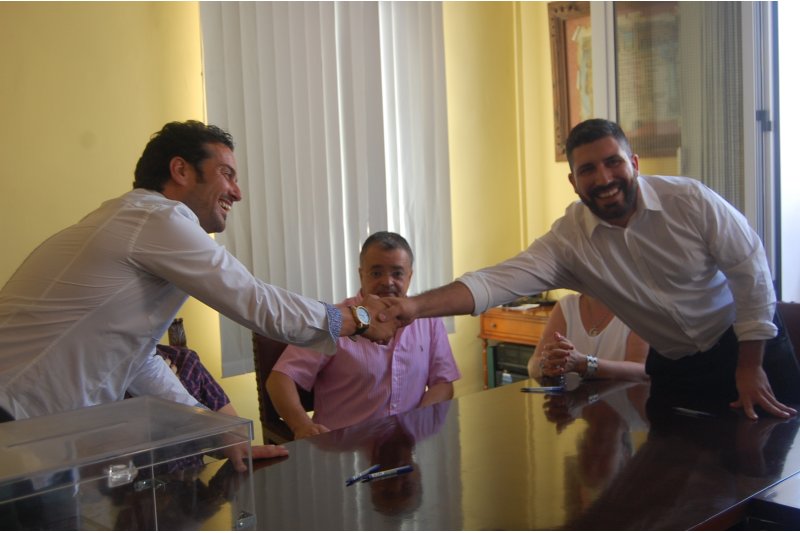 El PSPV posposa el canvi d’alcaldia d’El Verger fins la firma d’un document que aclarisca les regidories alliberades El PSPV posposa el canvi d’alcaldia d’El Verger fins la firma d’un document que aclarisca les regidories alliberades