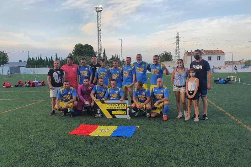 Bona Platja Team y Náutica Pérez se imponen en el torneo Nits d'Estiu de Ondara en fútbol 8 y fútbol sala Bona Platja Team y Náutica Pérez se imponen en el torneo Nits d'Estiu de Ondara en fútbol 8 y fútbol sala