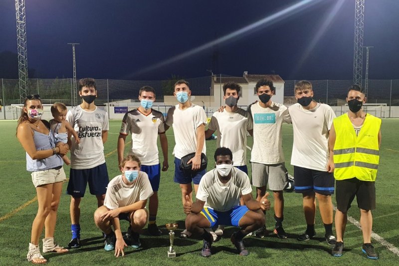 Bona Platja Team y Náutica Pérez se imponen en el torneo Nits d'Estiu de Ondara en fútbol 8 y fútbol sala Bona Platja Team y Náutica Pérez se imponen en el torneo Nits d'Estiu de Ondara en fútbol 8 y fútbol sala