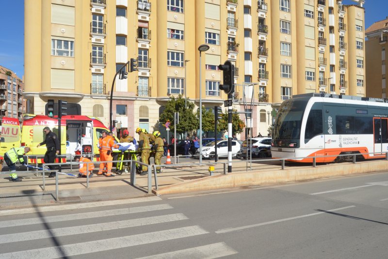 El trenet atropella a un hombre  en Dénia  El trenet atropella a un hombre  en Dénia