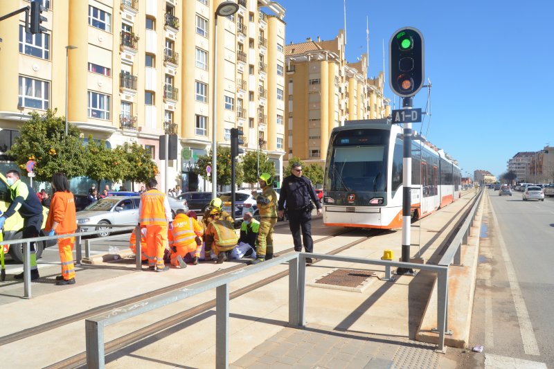 El trenet atropella a un hombre  en Dénia  El trenet atropella a un hombre  en Dénia