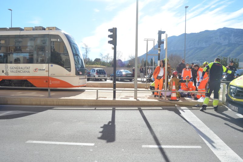 El trenet atropella a un hombre  en Dénia  El trenet atropella a un hombre  en Dénia