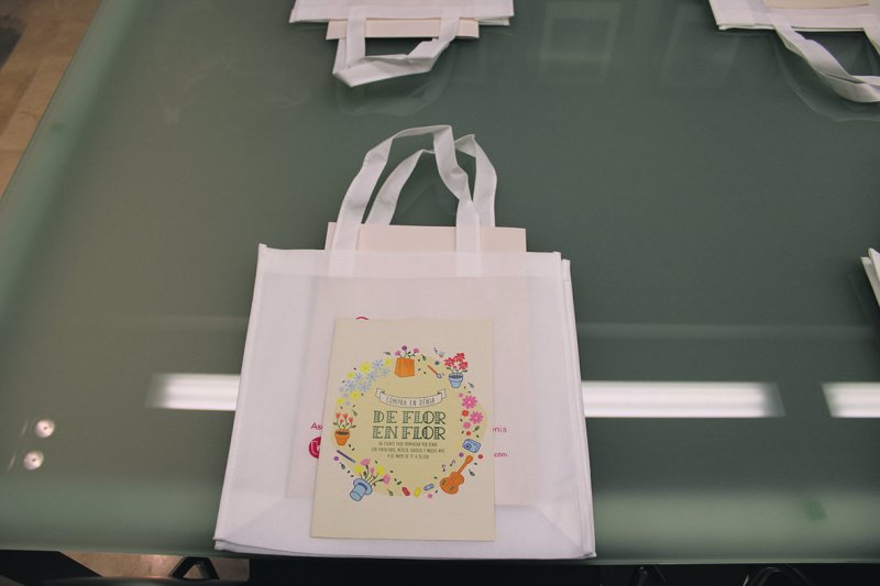 ‘Compra en Dénia de flor en flor’, la original campaña para celebrar el Día de la Madre  ‘Compra en Dénia de flor en flor’, la original campaña para celebrar el Día de la Madre