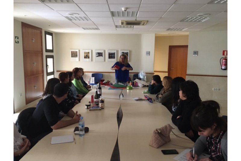 Taller de paqueterÃa y envoltorio de regalos para comerciantes Taller de paqueterÃa y envoltorio de regalos para comerciantes