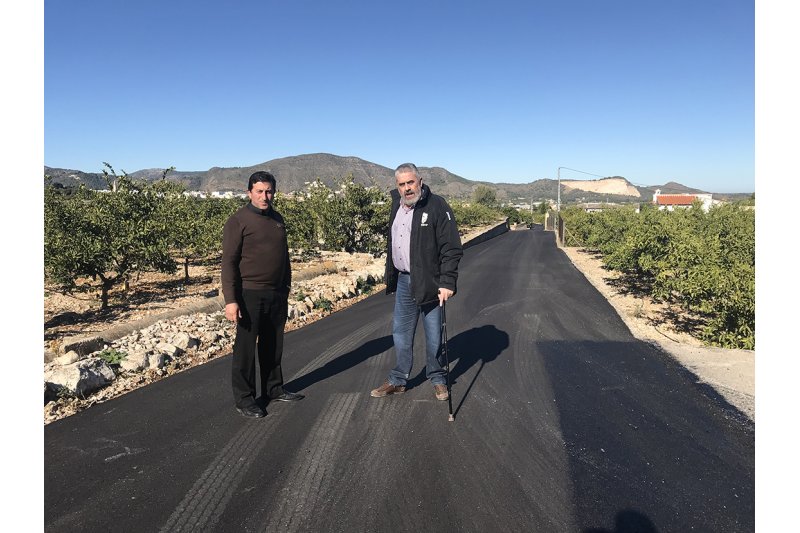 L’Ajuntament de Pego repavimenta els camins del Carritxar i de Benumeia amb recursos propis L’Ajuntament de Pego repavimenta els camins del Carritxar i de Benumeia amb recursos propis