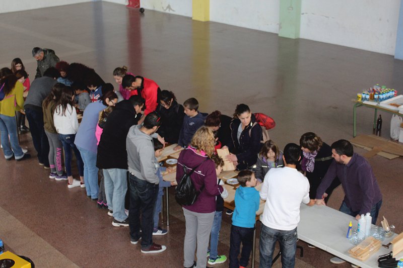 Caixes refugi per a rats penats en el Dia de l’Educació Ambiental a El Verger Caixes refugi per a rats penats en el Dia de l’Educació Ambiental a El Verger