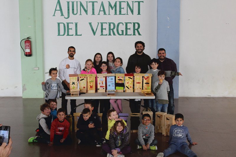 Caixes refugi per a rats penats en el Dia de l’Educació Ambiental a El Verger Caixes refugi per a rats penats en el Dia de l’Educació Ambiental a El Verger