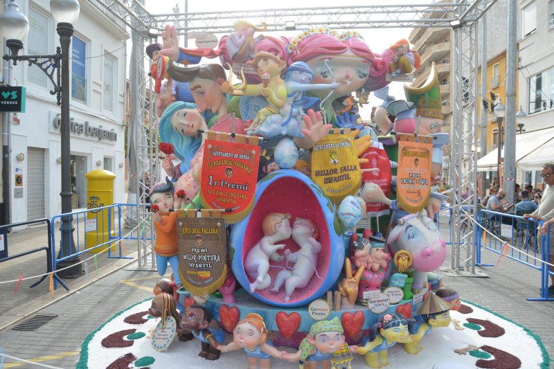 Centro guanya el Premi Infantil de les Falles de Dénia Centro guanya el Premi Infantil de les Falles de Dénia