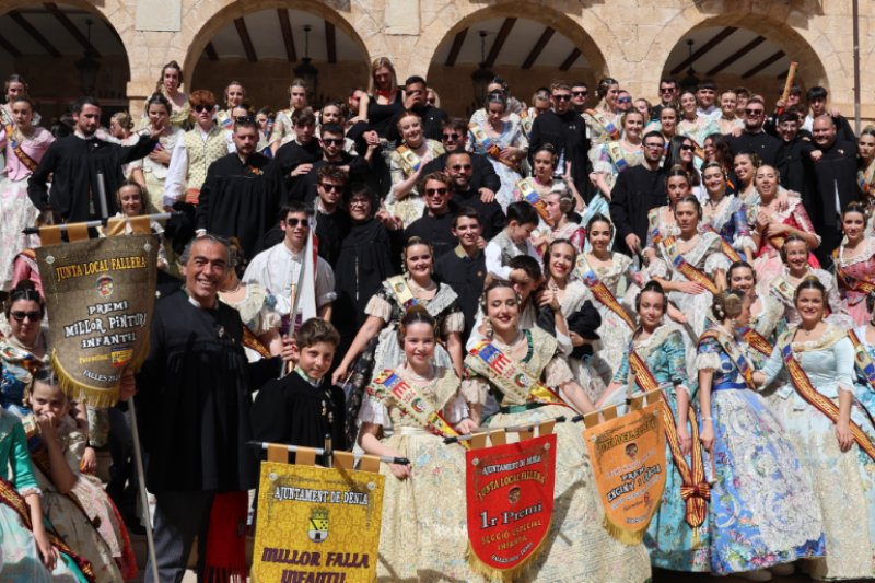 Centro guanya el Premi Infantil de les Falles de Dénia Centro guanya el Premi Infantil de les Falles de Dénia