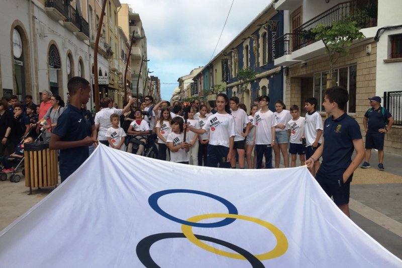 La antorcha olímpica llega a Dénia para anunciar que los Mini Jocs se celebran este fin de semana La antorcha olímpica llega a Dénia para anunciar que los Mini Jocs se celebran este fin de semana