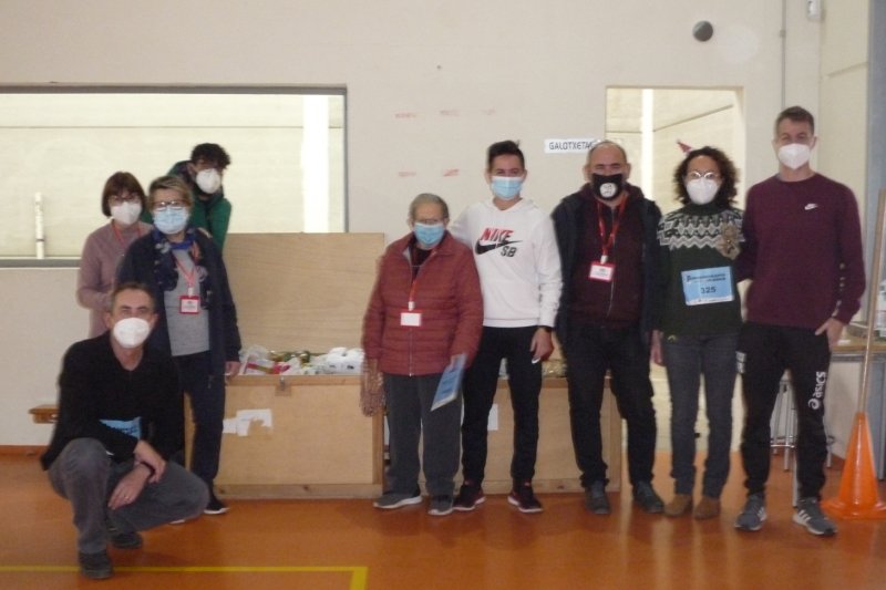 La Cursa Nadalenca i Solidària de l’Institut de Pedreguer recapta aliments per a Càritas La Cursa Nadalenca i Solidària de l’Institut de Pedreguer recapta aliments per a Càritas