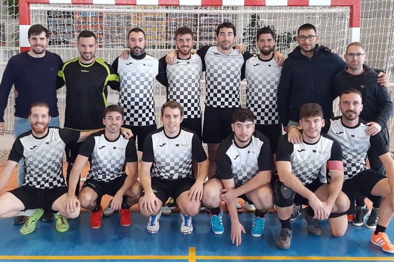 Peluquería Stilos Ràfol cierra invicto la temporada del Fútbol Sala Comarcal  Peluquería Stilos Ràfol cierra invicto la temporada del Fútbol Sala Comarcal