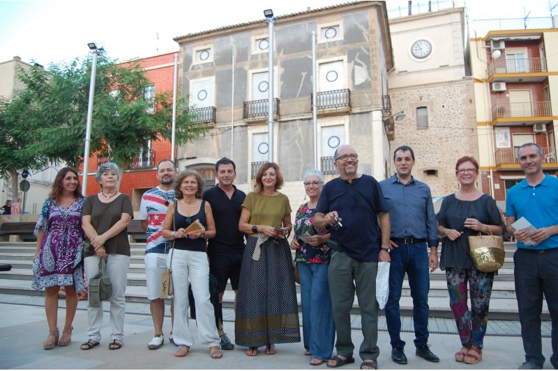 Nou intervencions eclèctiques de l’Escola de Plàstica Experimental A. Vives fan del casc històric d’Ondara un fòrum d’exhibició artística Nou intervencions eclèctiques de l’Escola de Plàstica Experimental A. Vives fan del casc històric d’Ondara un fòrum d’exhibició artística