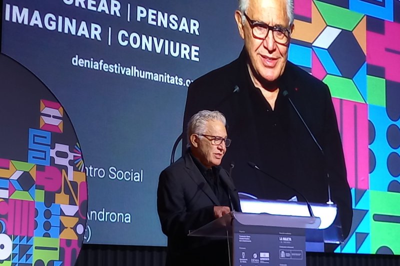 Comienza el Dénia Festival de les Humanitats: El escritor y activista político Zülfü Livaneli alerta de la  Comienza el Dénia Festival de les Humanitats: El escritor y activista político Zülfü Livaneli alerta de la