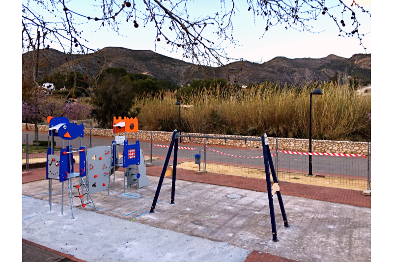 Xaló inverteix 23.000 euros per millorar el parc del Passeig dels Agermanaments  Xaló inverteix 23.000 euros per millorar el parc del Passeig dels Agermanaments