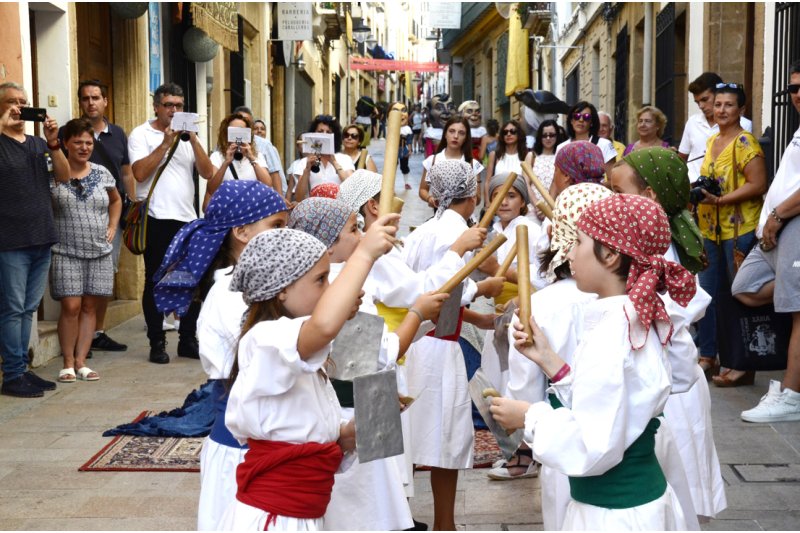 Las danzas del Corpus llenan este domingo de tradición el Centre Històric de Xàbia Las danzas del Corpus llenan este domingo de tradición el Centre Històric de Xàbia