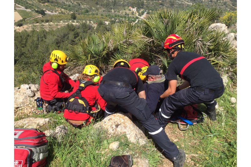 Rescate de un senderista en la sierra del Ocaive   Rescate de un senderista en la sierra del Ocaive