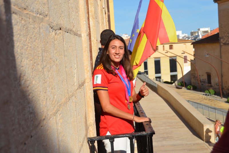 Gran recibimiento a Fiamma Benítez en Dénia  Gran recibimiento a Fiamma Benítez en Dénia